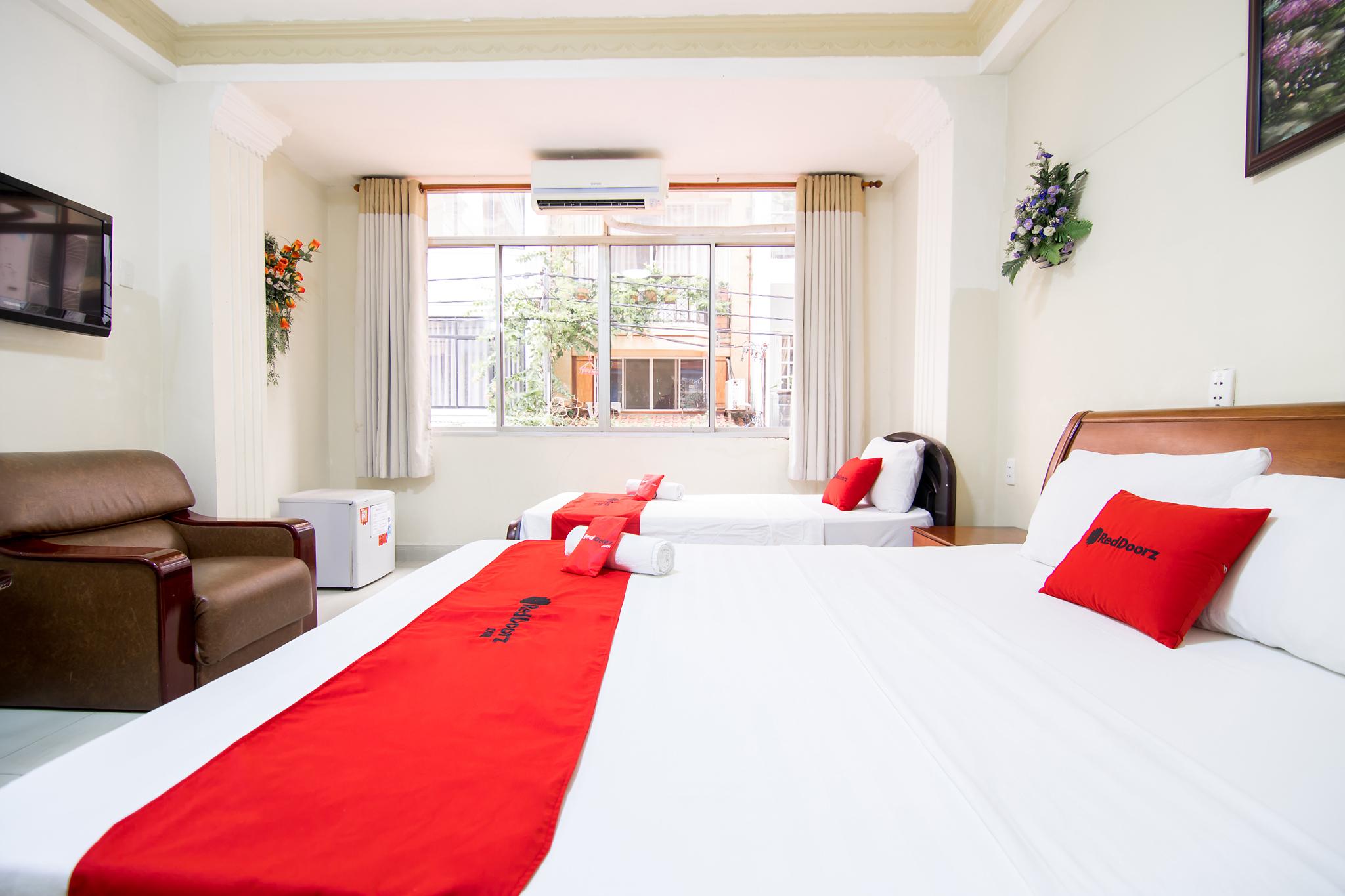 Reddoorz Plus @ Pham Ngu Lao 2 Ho Chi Minh City Exterior photo